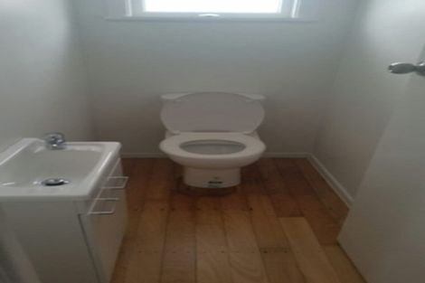 Photo of property in 176 Beach Haven Road, Beach Haven, Auckland, 0626