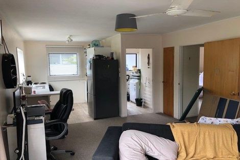 Photo of property in 2/56 Trias Road, Totara Vale, Auckland, 0629