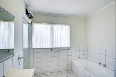 Photo of property in 906 Sylvan Road, Mayfair, Hastings, 4122