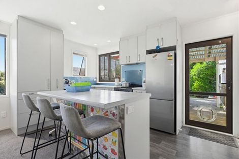 Photo of property in 9 Panzic Place, Glen Eden, Auckland, 0602