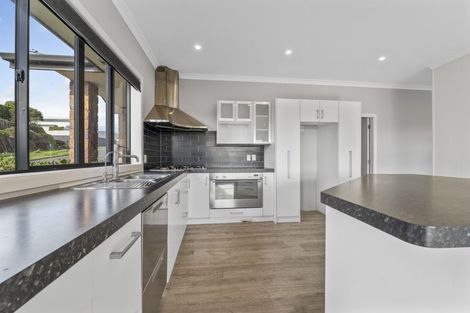 Photo of property in 195 Heta Road, Highlands Park, New Plymouth, 4312