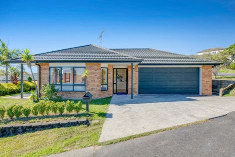 Photo of property in 19 Black Teal Close, Unsworth Heights, Auckland, 0632