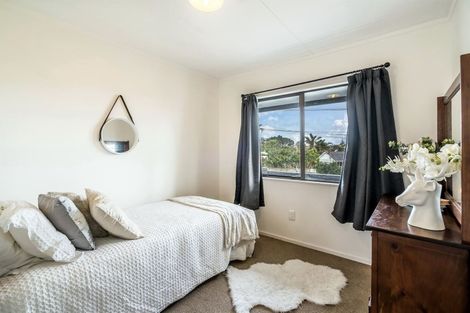 Photo of property in 2/7 Matipo Road, Te Atatu Peninsula, Auckland, 0610