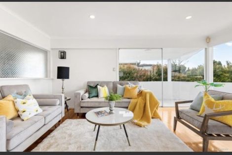 Photo of property in 158 Carlisle Road, Northcross, Auckland, 0632