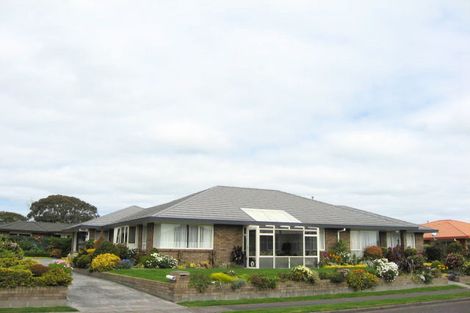Photo of property in 7 Waiwera Place, Merrilands, New Plymouth, 4312