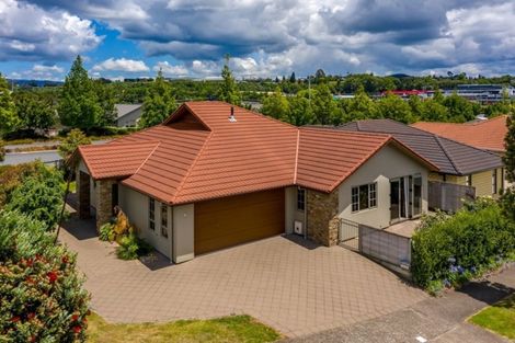 Photo of property in 1 Tarn Close, Pyes Pa, Tauranga, 3112