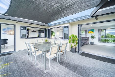 Photo of property in 19 Simpson Road, Papamoa Beach, Papamoa, 3118