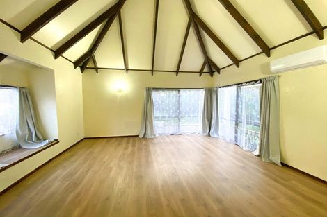 Photo of property in 18 Woodhouse Place, West Harbour, Auckland, 0618