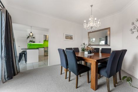 Photo of property in 5 Crabapple Close, Milson, Palmerston North, 4414