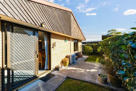 Photo of property in 1/165 Prestons Road, Redwood, Christchurch, 8051