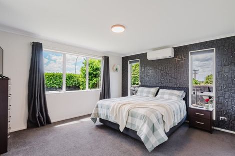 Photo of property in 1 Ruske Place, Grandview Heights, Hamilton, 3200