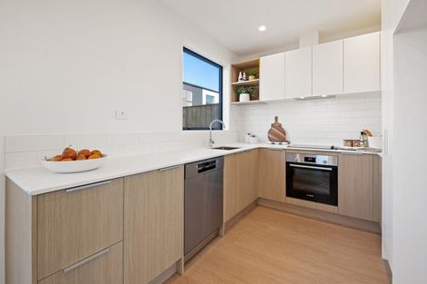 Photo of property in 35 Nga Pona Toru Road, Flat Bush, Auckland, 2019