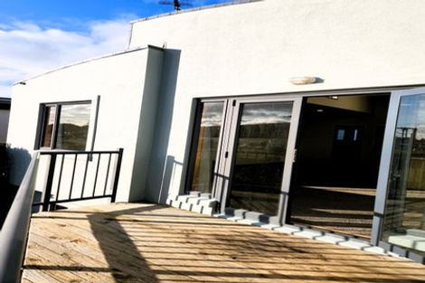 Photo of property in 14 Marina View, Paremata, Porirua, 5026