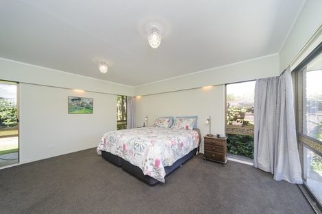 Photo of property in 15 Truscott Grove, Awapuni, Palmerston North, 4412