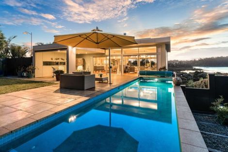 Photo of property in 21 Schopolo Place, Schnapper Rock, Auckland, 0632