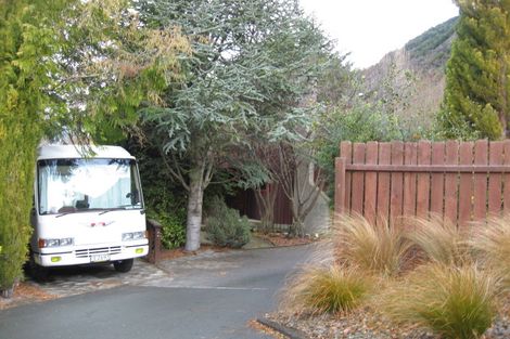 Photo of property in 32 Evergreen Place, Sunshine Bay, Queenstown, 9300