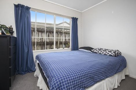 Photo of property in 52 Riverton Drive, Randwick Park, Auckland, 2105