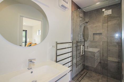 Photo of property in 1/7 Grays Road, Plimmerton, Porirua, 5026