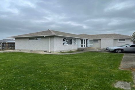 Photo of property in 32 Tintern Avenue, Avonhead, Christchurch, 8042