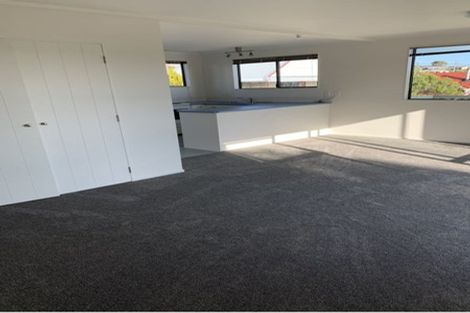 Photo of property in 24 Tindalls Bay Road, Tindalls Beach, Whangaparaoa, 0930
