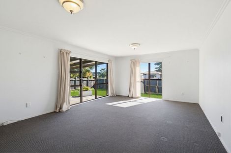 Photo of property in 22 Peter Hall Drive, Kelvin Grove, Palmerston North, 4414