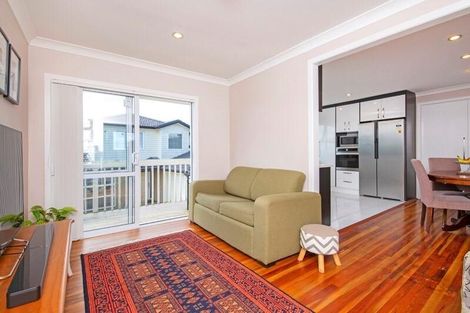 Photo of property in 7 Rodney Street, Howick, Auckland, 2014