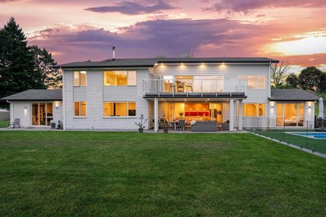 Photo of property in 15 Nola Road, Oratia, Auckland, 0604