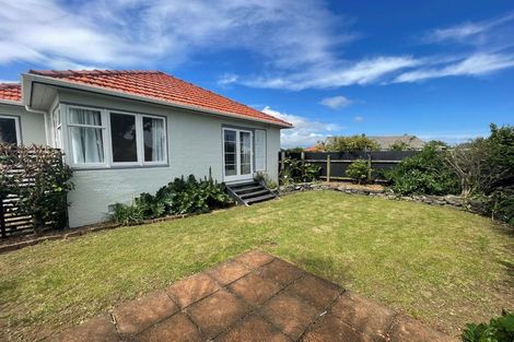 Photo of property in 4 Holford Street, Westown, New Plymouth, 4310