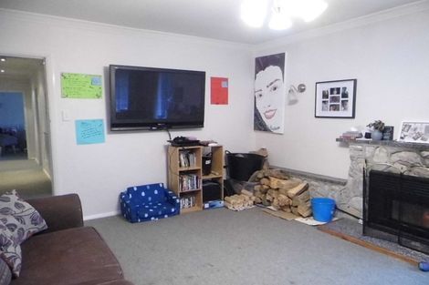 Photo of property in 32 Blue Mountains Road, Silverstream, Upper Hutt, 5019