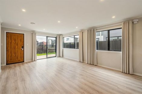 Photo of property in 8 Desert Gold Lane, Wallaceville, Upper Hutt, 5018