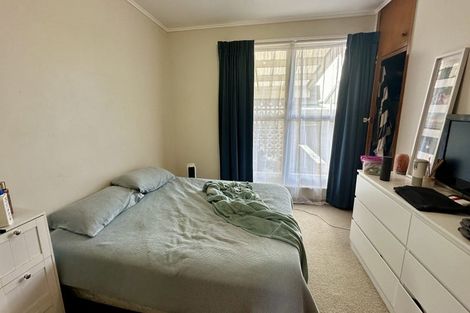 Photo of property in 81 Edmonton Road, Henderson, Auckland, 0612