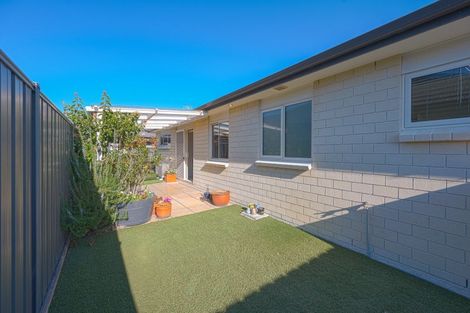 Photo of property in 66 Orotu Drive, Poraiti, Napier, 4112