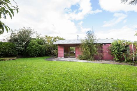 Photo of property in 126 Hillcrest Drive, Kelvin Grove, Palmerston North, 4414