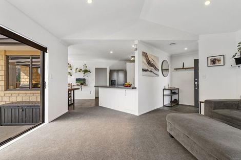 Photo of property in 18 Rosella Drive, Welcome Bay, Tauranga, 3112