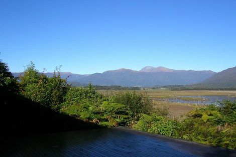 Photo of property in 20 Johns Road, Moana, 7872