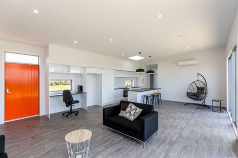Photo of property in 3 Hinz Lane, Bell Block, New Plymouth, 4312