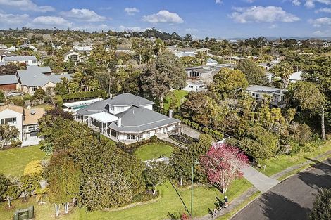 Photo of property in 1 Almond Grove, Greenhithe, Auckland, 0632