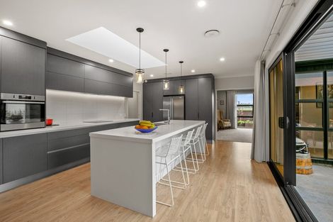 Photo of property in 44 Rewi Street, Torbay, Auckland, 0630