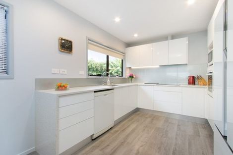 Photo of property in 3/41 Rangatira Road, Beach Haven, Auckland, 0626