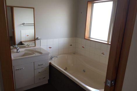 Photo of property in 145 Maidstone Road, Ilam, Christchurch, 8041