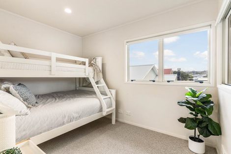 Photo of property in 102 Saint Patricks Row, Whangamata, 3620