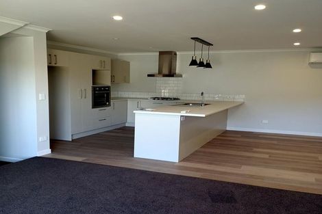 Photo of property in 10 Main Road, Wainuiomata, Lower Hutt, 5014