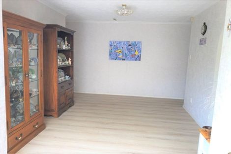 Photo of property in 47 Dalwhinnie Parade, Highland Park, Auckland, 2010