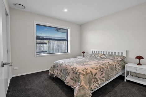 Photo of property in 27 Coutts Way, Fitzherbert, Palmerston North, 4410