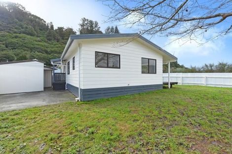 Photo of property in 100 Gillespies Road, Birchville, Upper Hutt, 5018