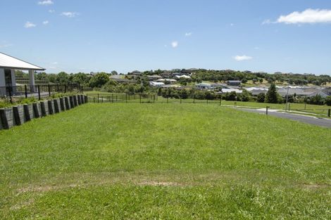 Photo of property in 35 Ridge Drive, Omokoroa, 3114