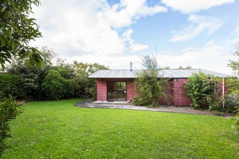 Photo of property in 126 Hillcrest Drive, Kelvin Grove, Palmerston North, 4414