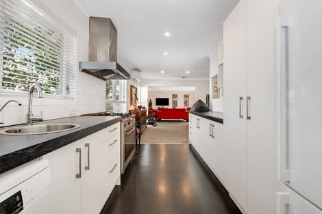 Photo of property in 5a Elizabeth Street, Orewa, 0931