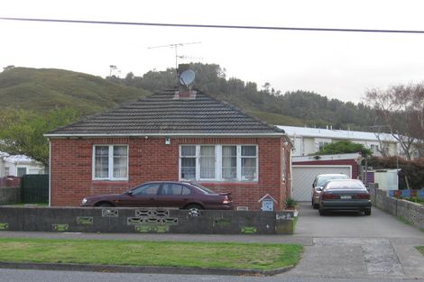 Photo of property in 136 Molesworth Street, Taita, Lower Hutt, 5011
