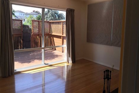 Photo of property in 13 Borrowdace Avenue, Botany Downs, Auckland, 2010